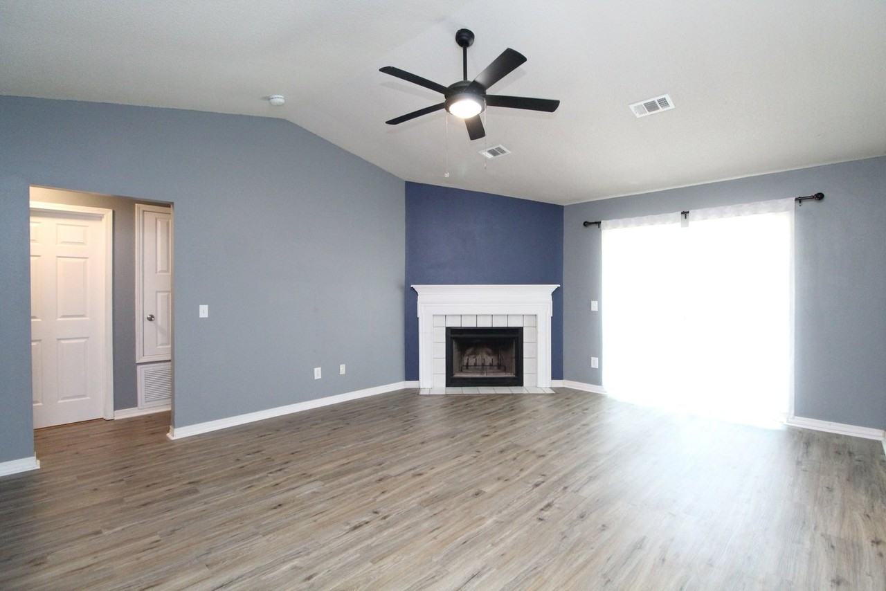 3024 Myrshine Dr - Photo 3 of 23