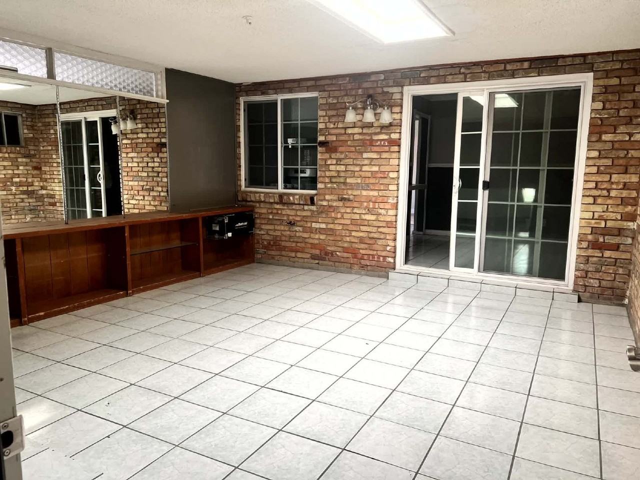 2905 Harrison Ave - Photo 3 of 43