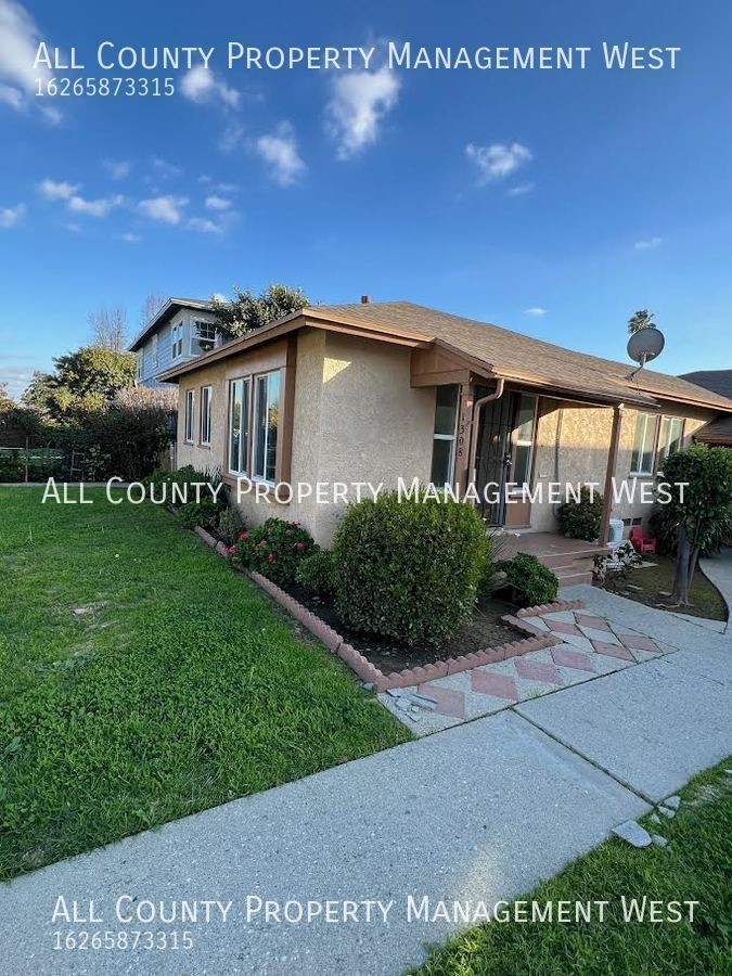 1308 Avenida Cesar Chavez - Photo 2 of 12