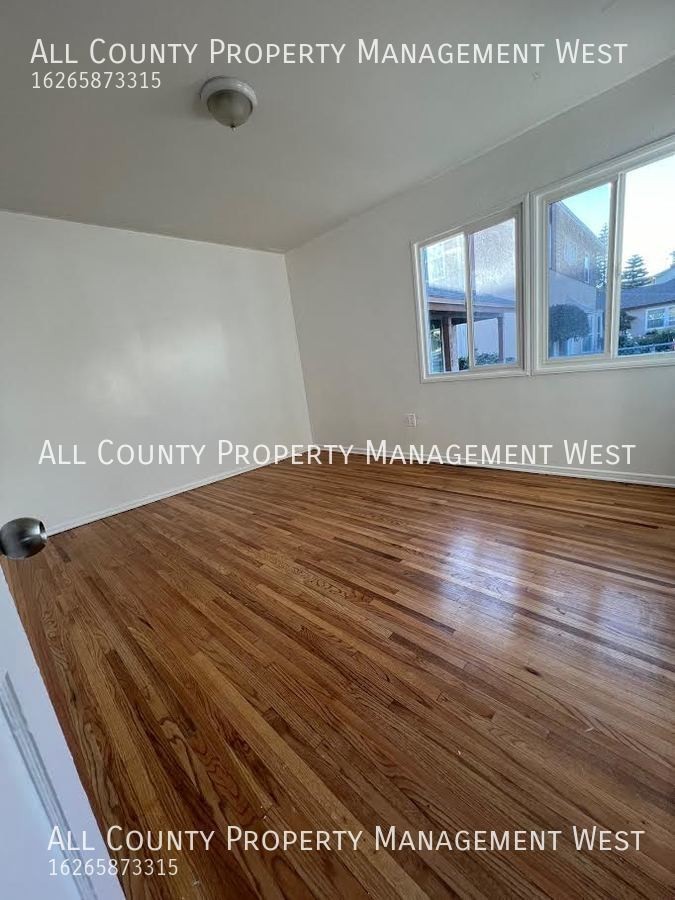 1308 Avenida Cesar Chavez - Photo 3 of 12