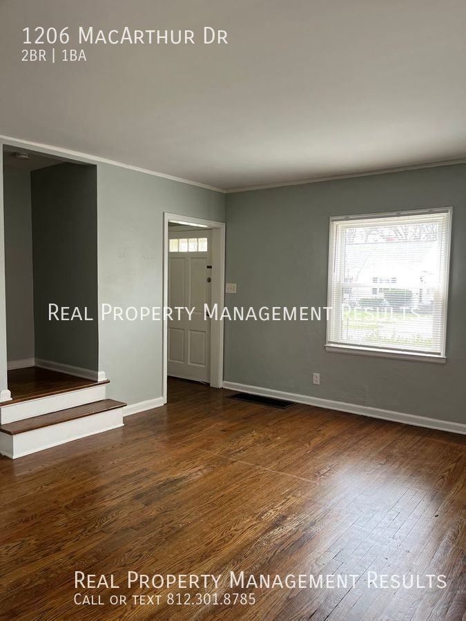 1206 Macarthur Dr - Photo 3 of 12