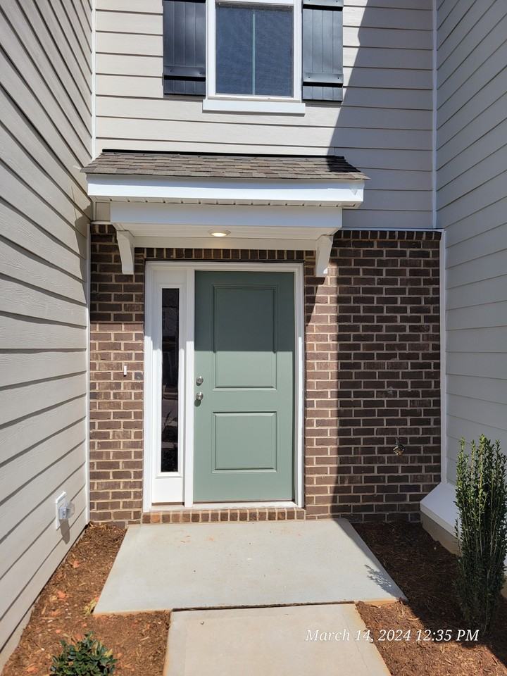 424 Glen Clova Dr #100 - Photo 2 of 24