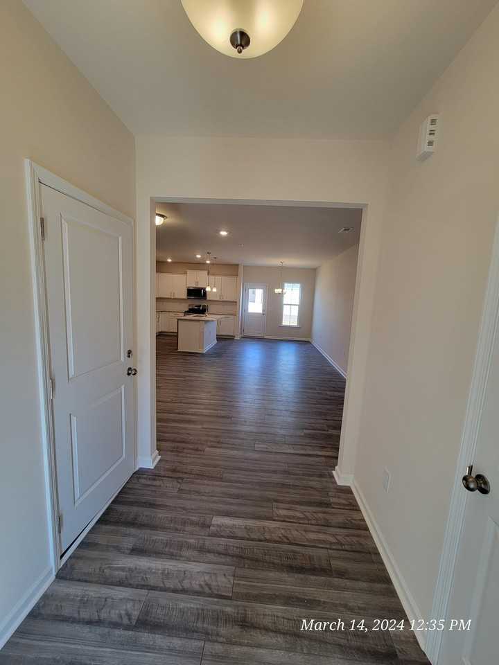 424 Glen Clova Dr #100 - Photo 3 of 24