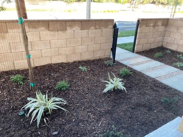 7250 Lotus Ave #1 - Photo 7 of 27