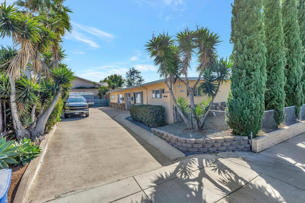 8075 Palm St - Photo 2 of 7