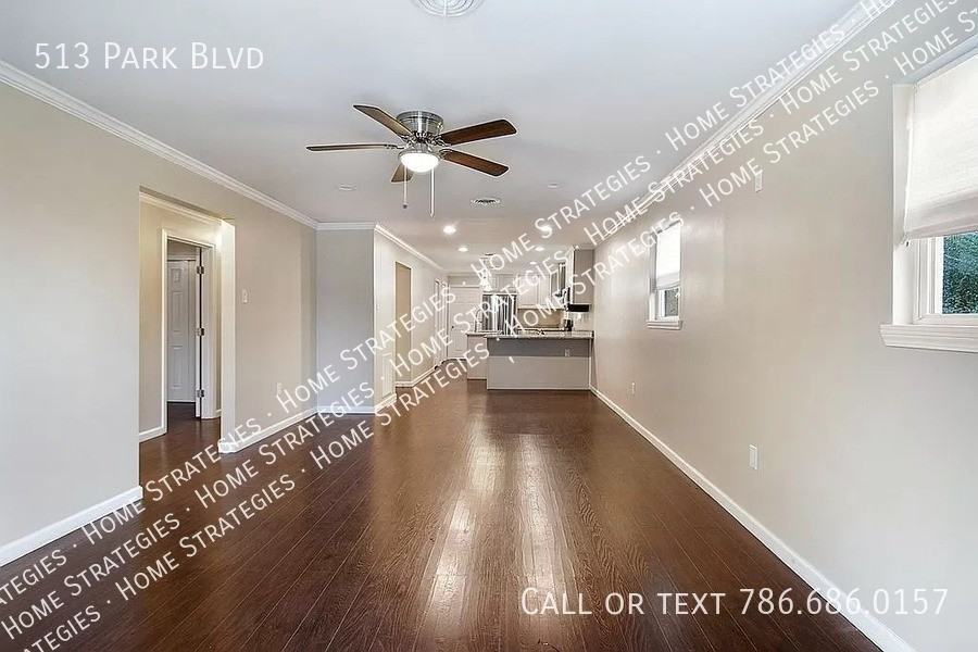 513 Park Blvd - Photo 3 of 15