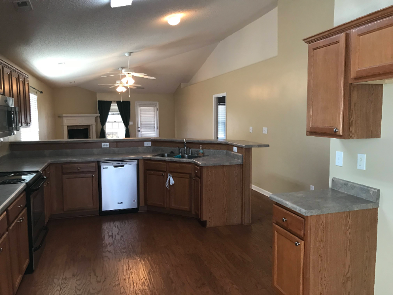 106 Hoven Ct Sw - Photo 2 of 10