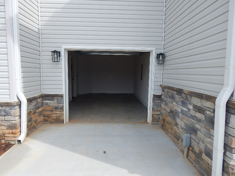 233 Marshland Ln - Photo 2 of 27