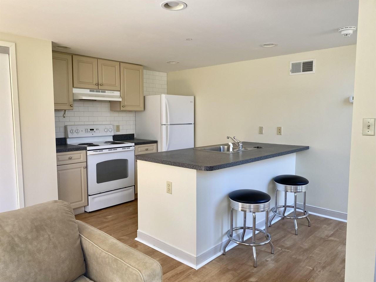 800 James AveUnit 4106 #4106 - Photo 2 of 37