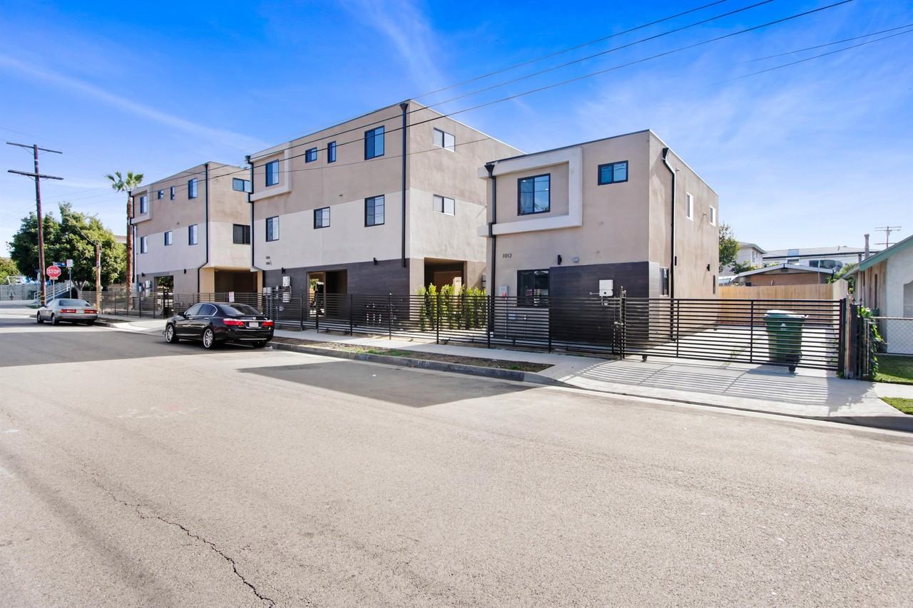 1006 1/2 Spence St - Photo 2 of 22