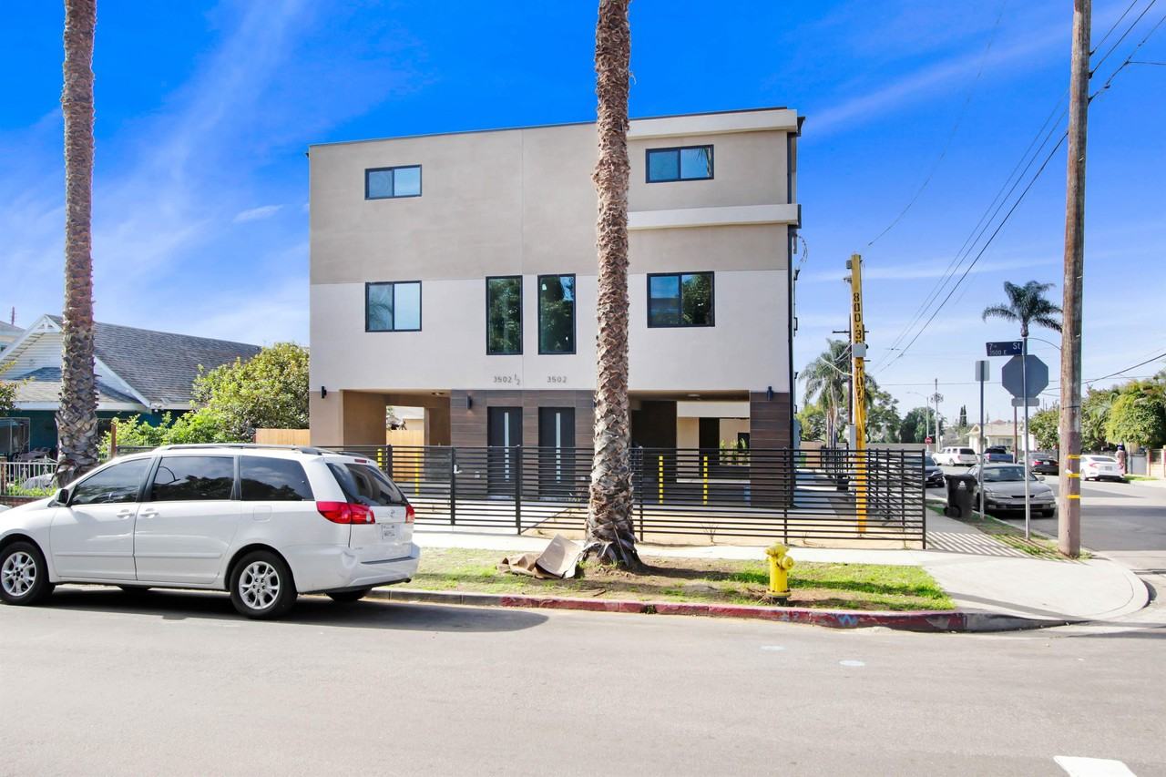 1006 1/2 Spence St - Photo 4 of 22