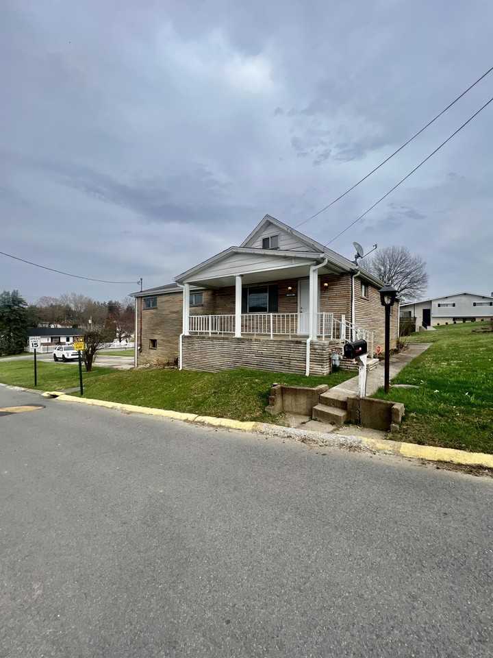 516 Kensington Ave #1 - Photo 2 of 42