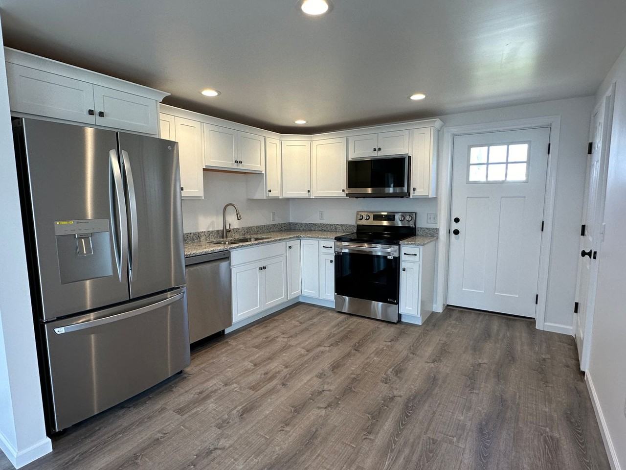 461 Godfrey St. - Photo 3 of 10