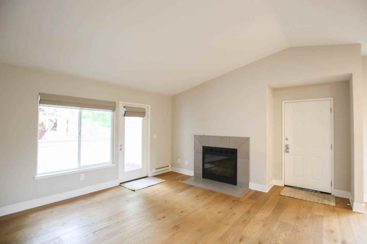 202 Bayside Ct - Photo 3 of 28