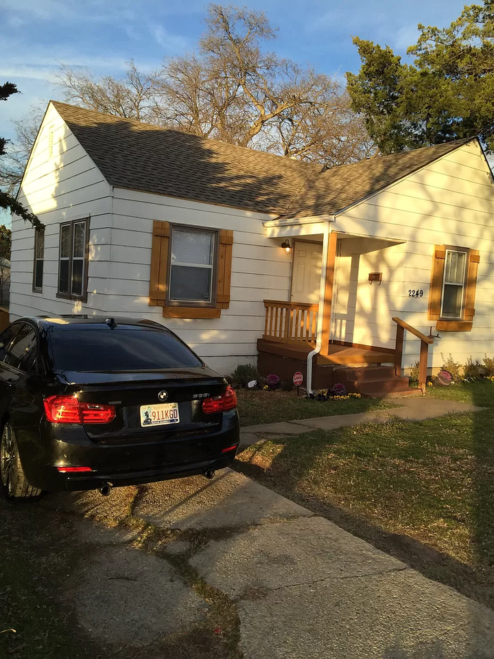2249 Nw 37th St - Photo 3 of 12