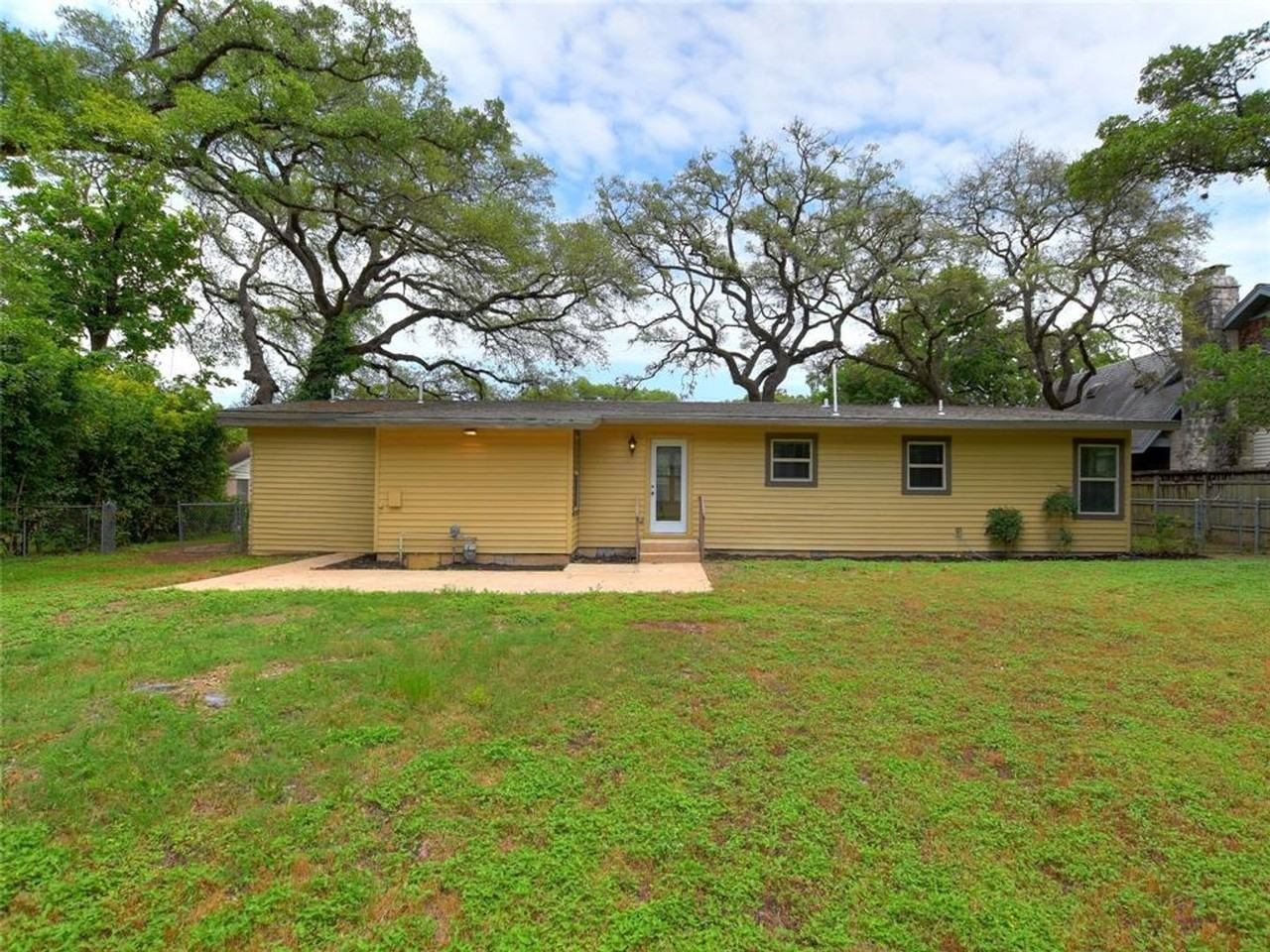 11800 Tedford St - Photo 3 of 31