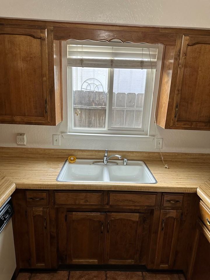 4120 W Iris Ave - Photo 5 of 16