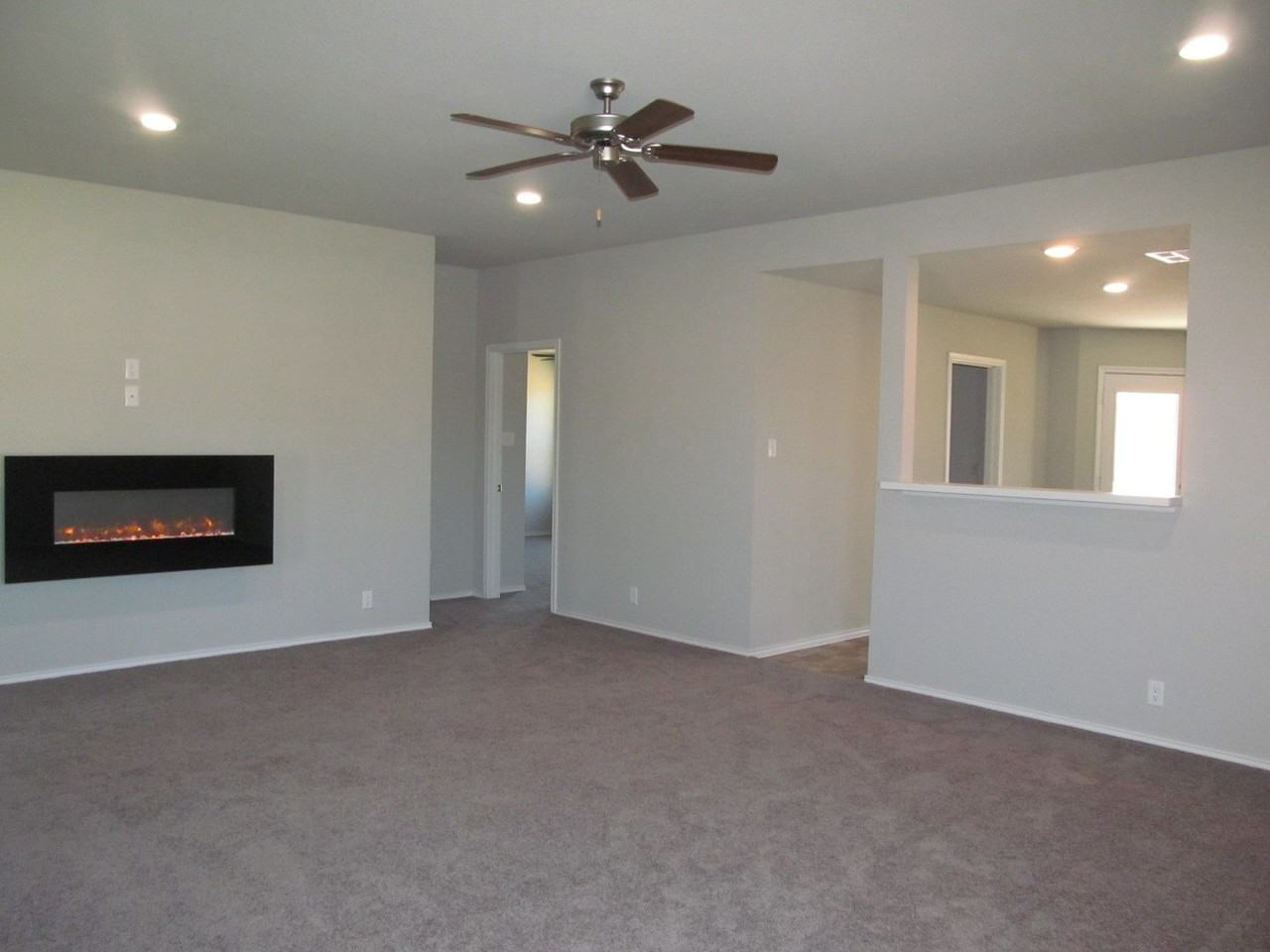 2500 Elk Creek St - Photo 3 of 15