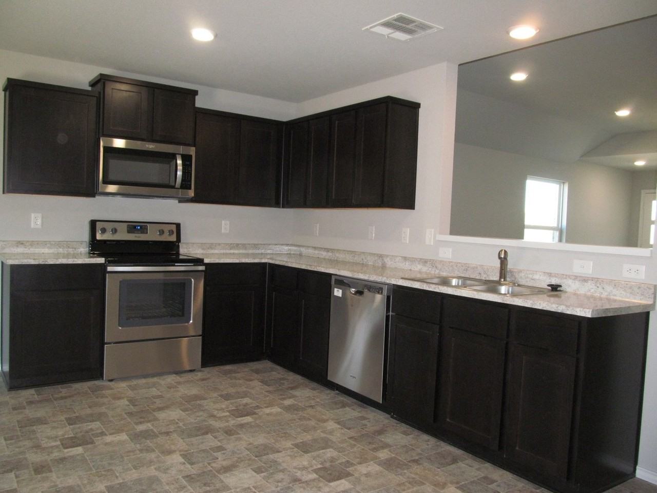 2500 Elk Creek St - Photo 5 of 15