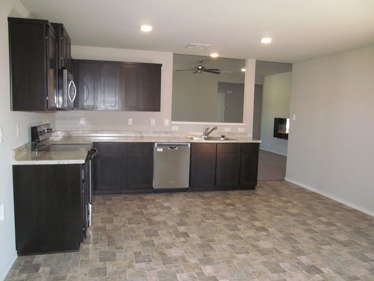 2500 Elk Creek St - Photo 6 of 15