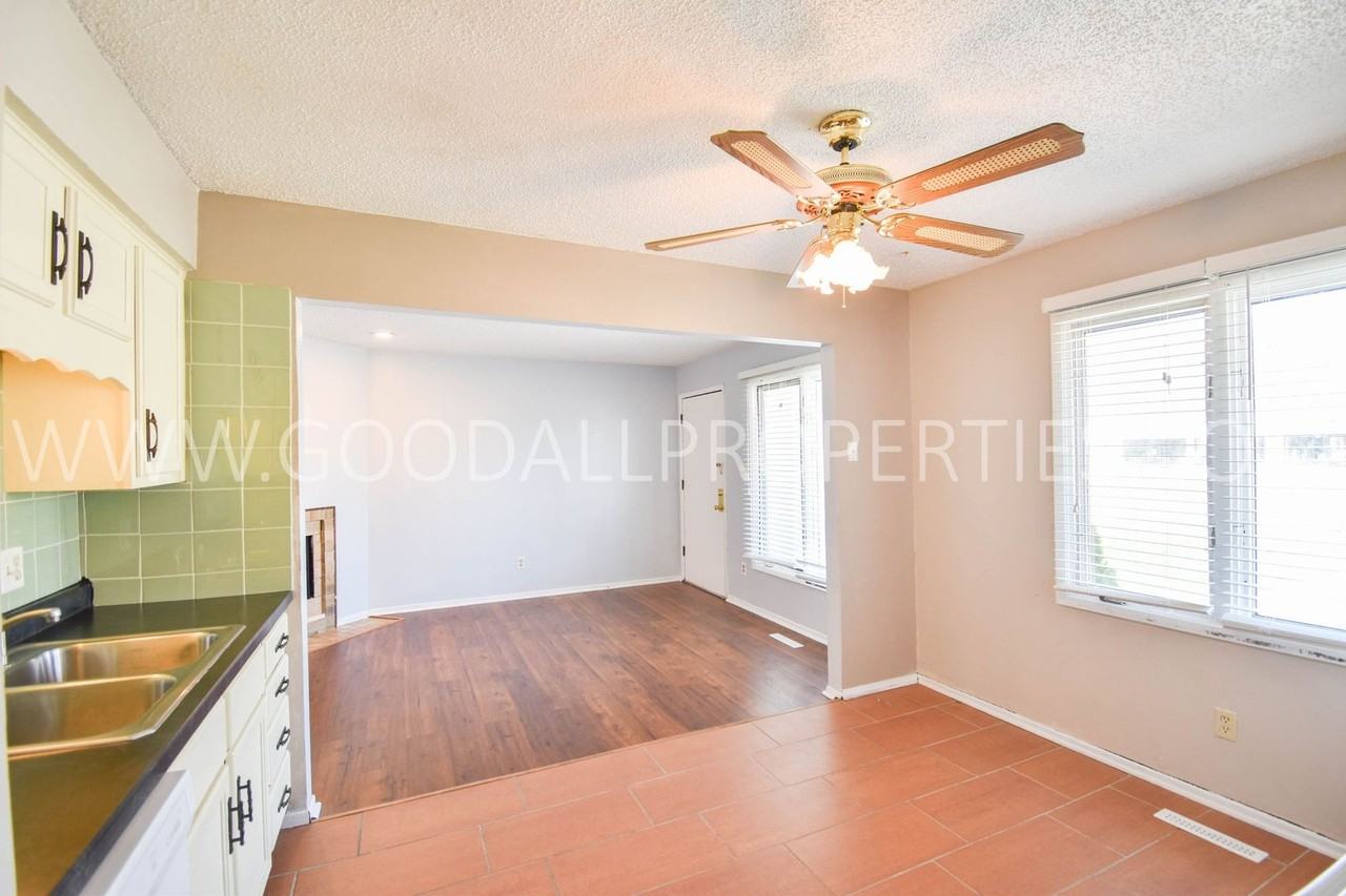 3425 Merle Hay Rd - Photo 4 of 15