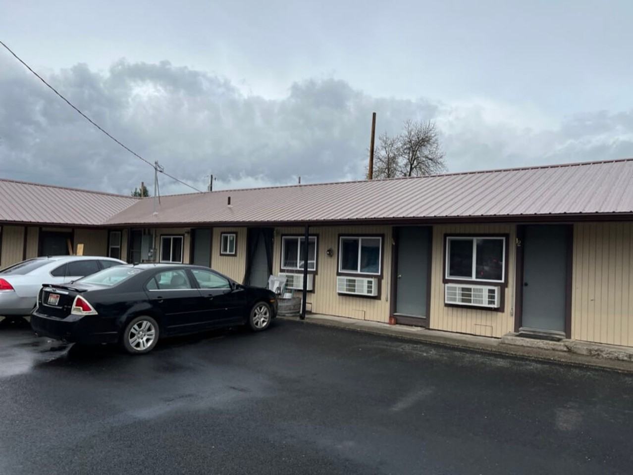 Sundown Apartments - Photo 2 of 23