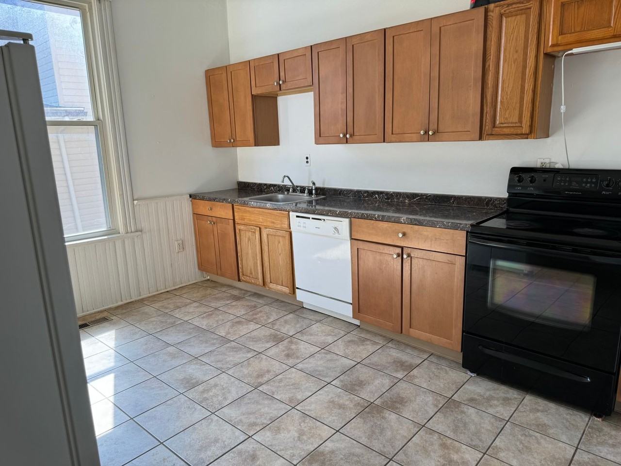 Wise Street Apartments - Photo 2 of 5