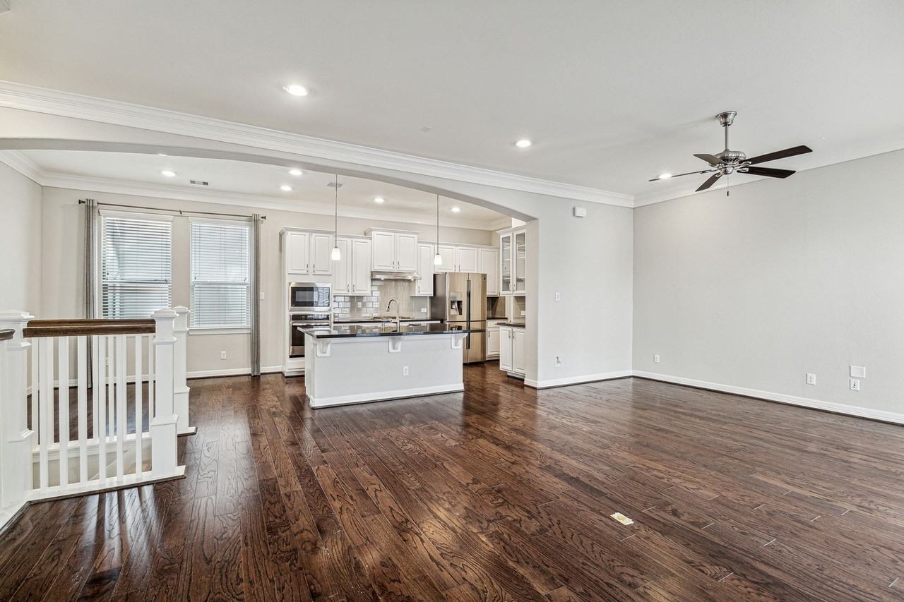 436 N Live Oak St - Photo 5 of 13