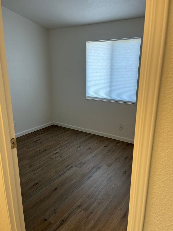 10032 S Tegner Rd - Photo 7 of 8