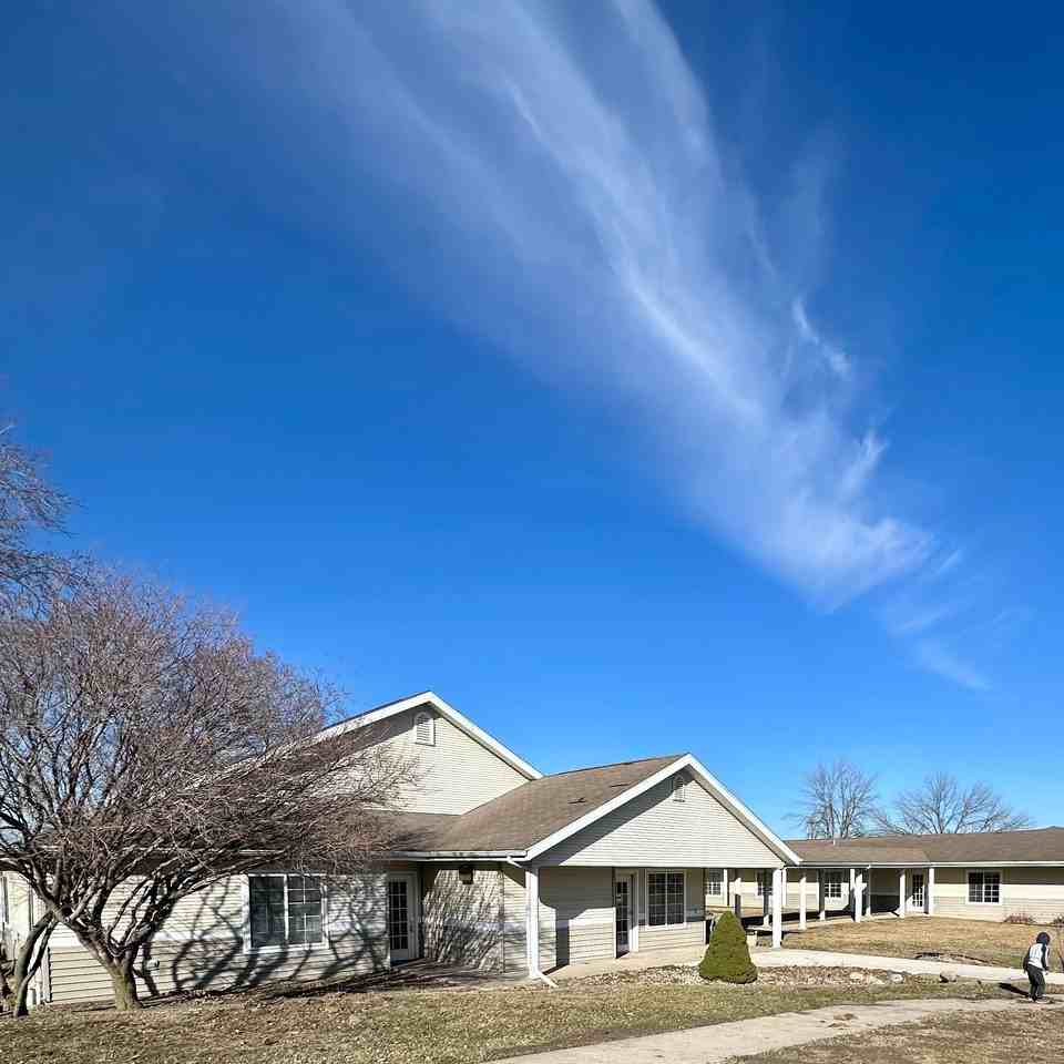 Quiet Cove Apartments - Photo 3 of 5