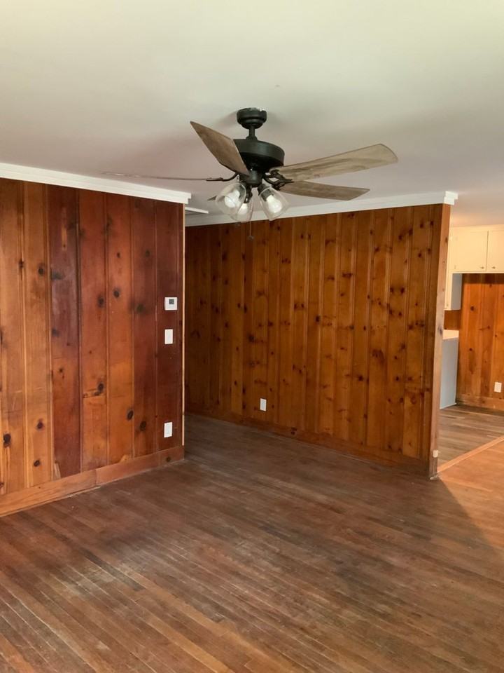 318 Thames St - Photo 3 of 15