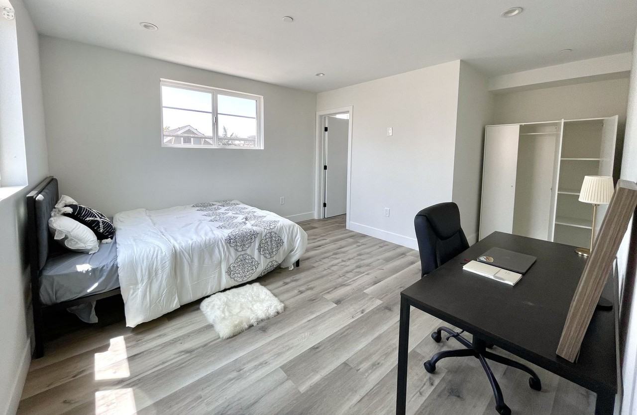 MH 1314 W 35th Pl - Photo 4 of 5