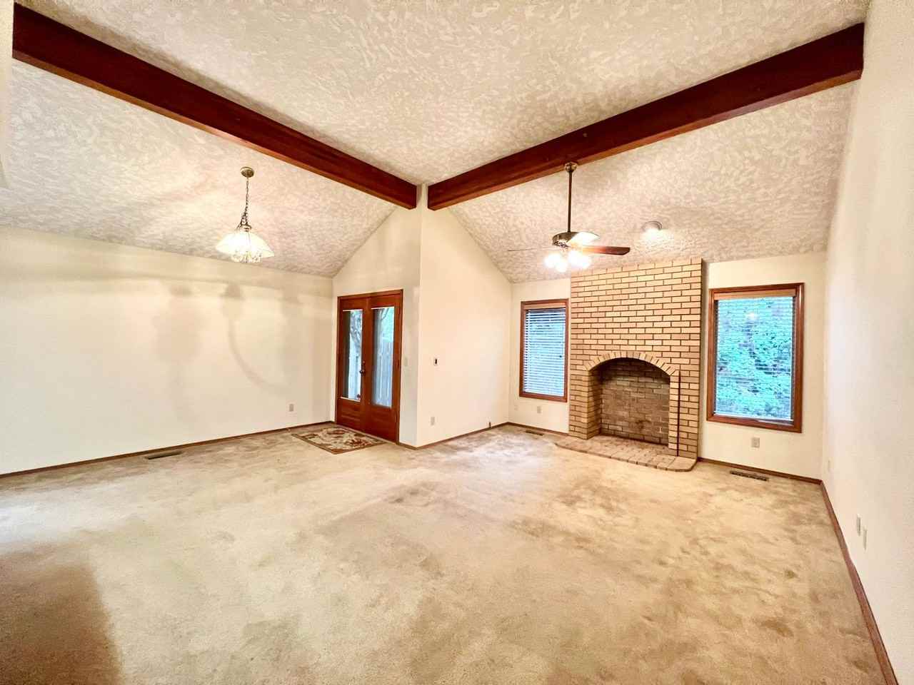 6244 Se Sherman St - Photo 6 of 32