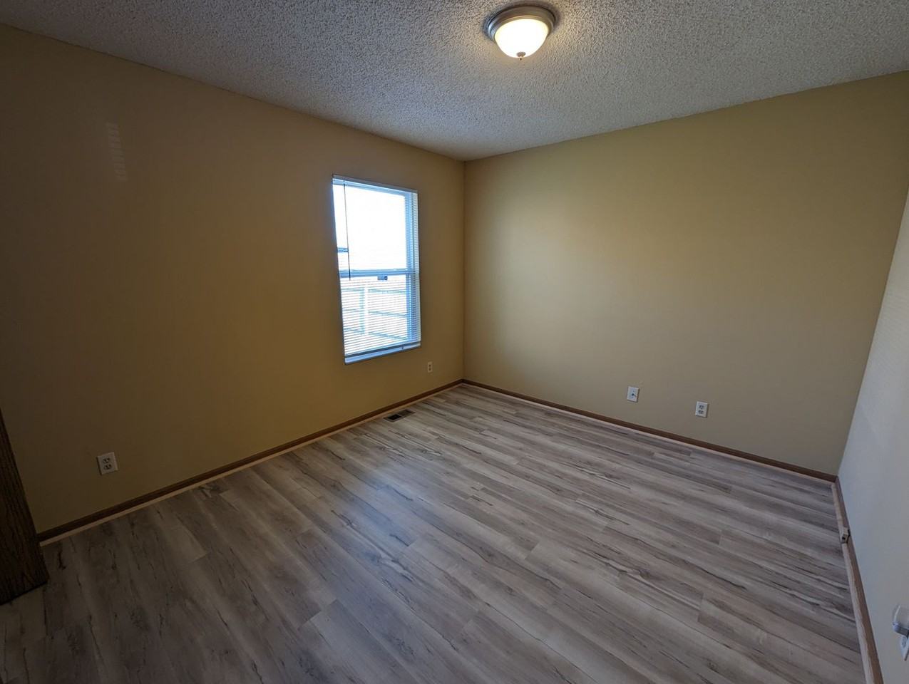 4241 W Maffitt Ave - Photo 5 of 21