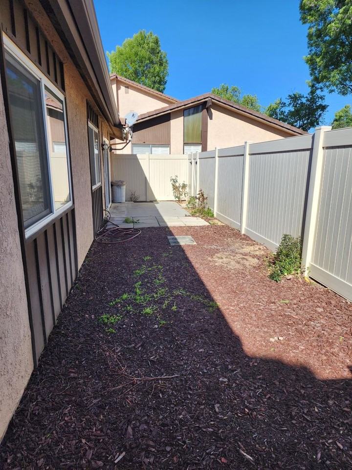 2120 Jacaranda Ct - Photo 2 of 18