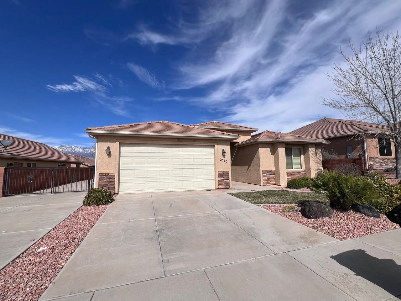 2710 W 410 N - Photo 2 of 28