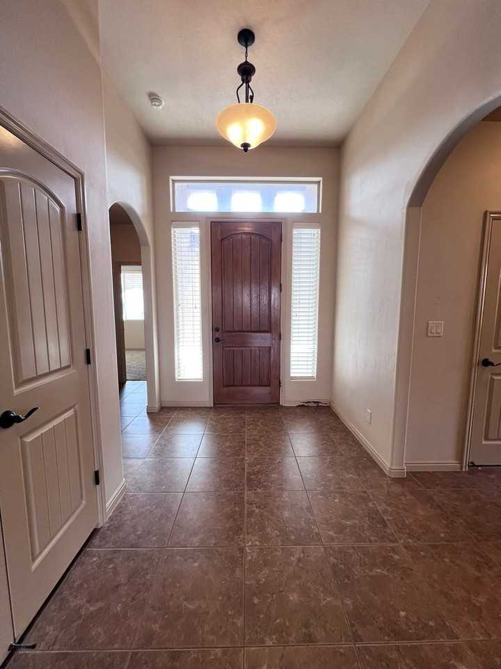 2710 W 410 N - Photo 3 of 28