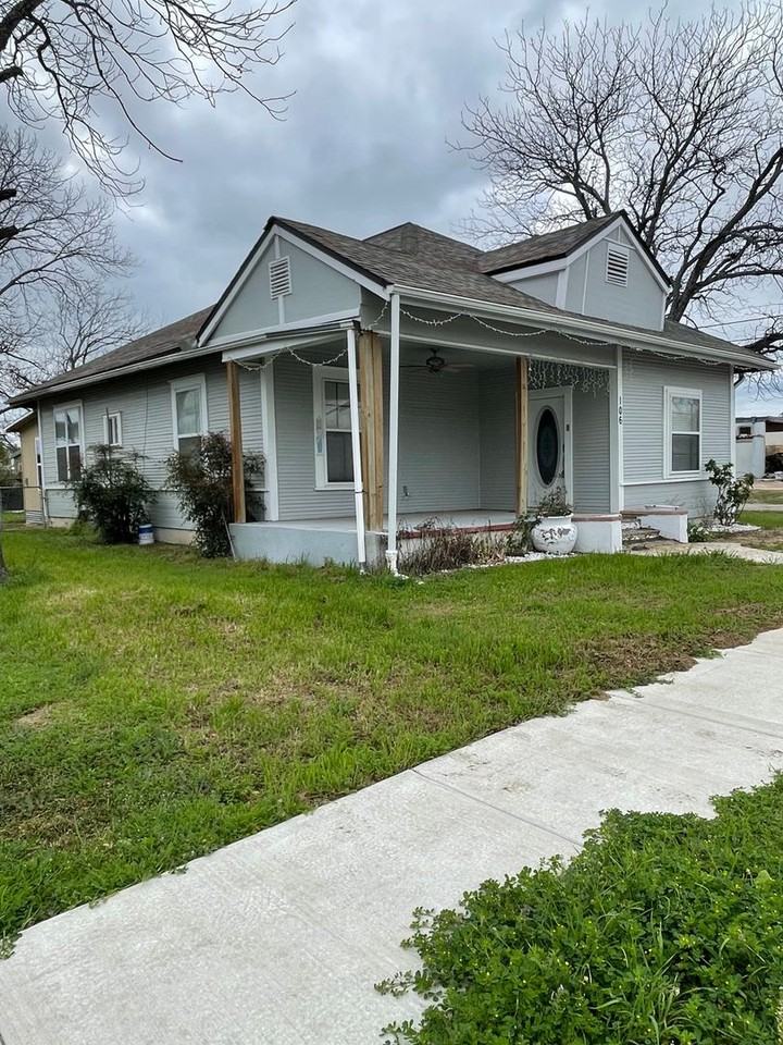 106 E 3rd St - Photo 2 of 15