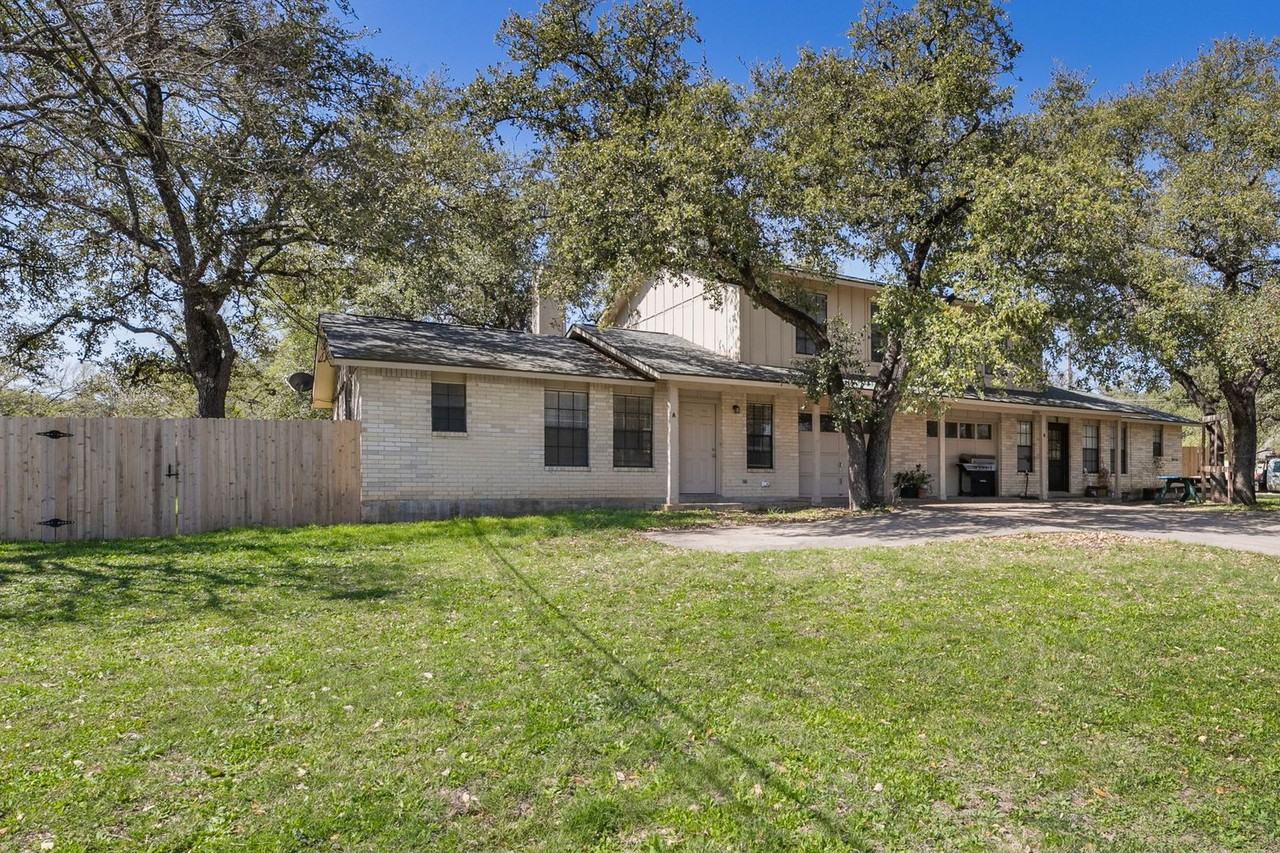 3802 Foust Trl - Photo 2 of 34