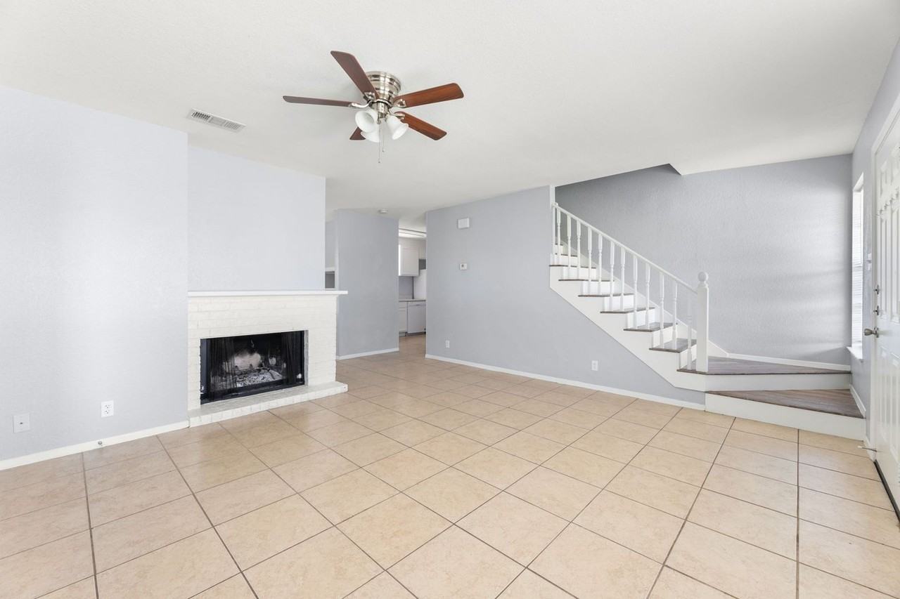 3802 Foust Trl - Photo 6 of 34