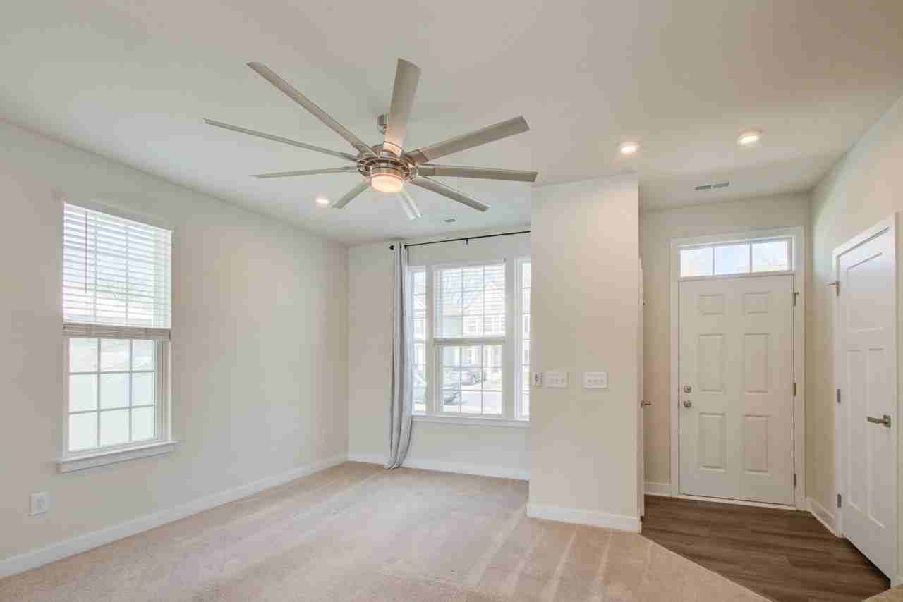 255 Goldenstar Ln - Photo 2 of 37