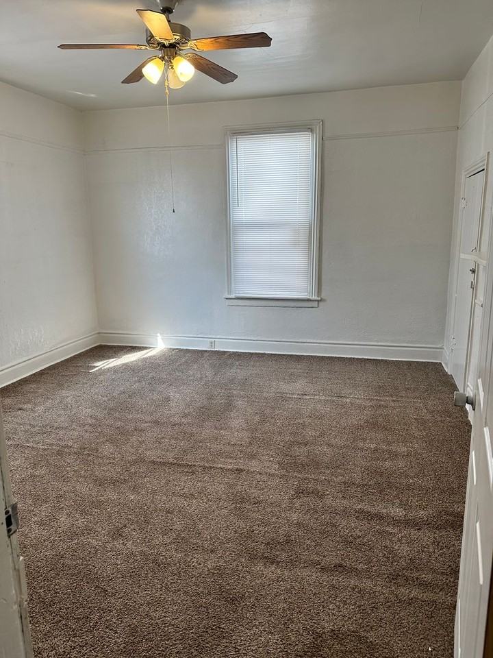 642 Crawford Ave - Photo 2 of 5