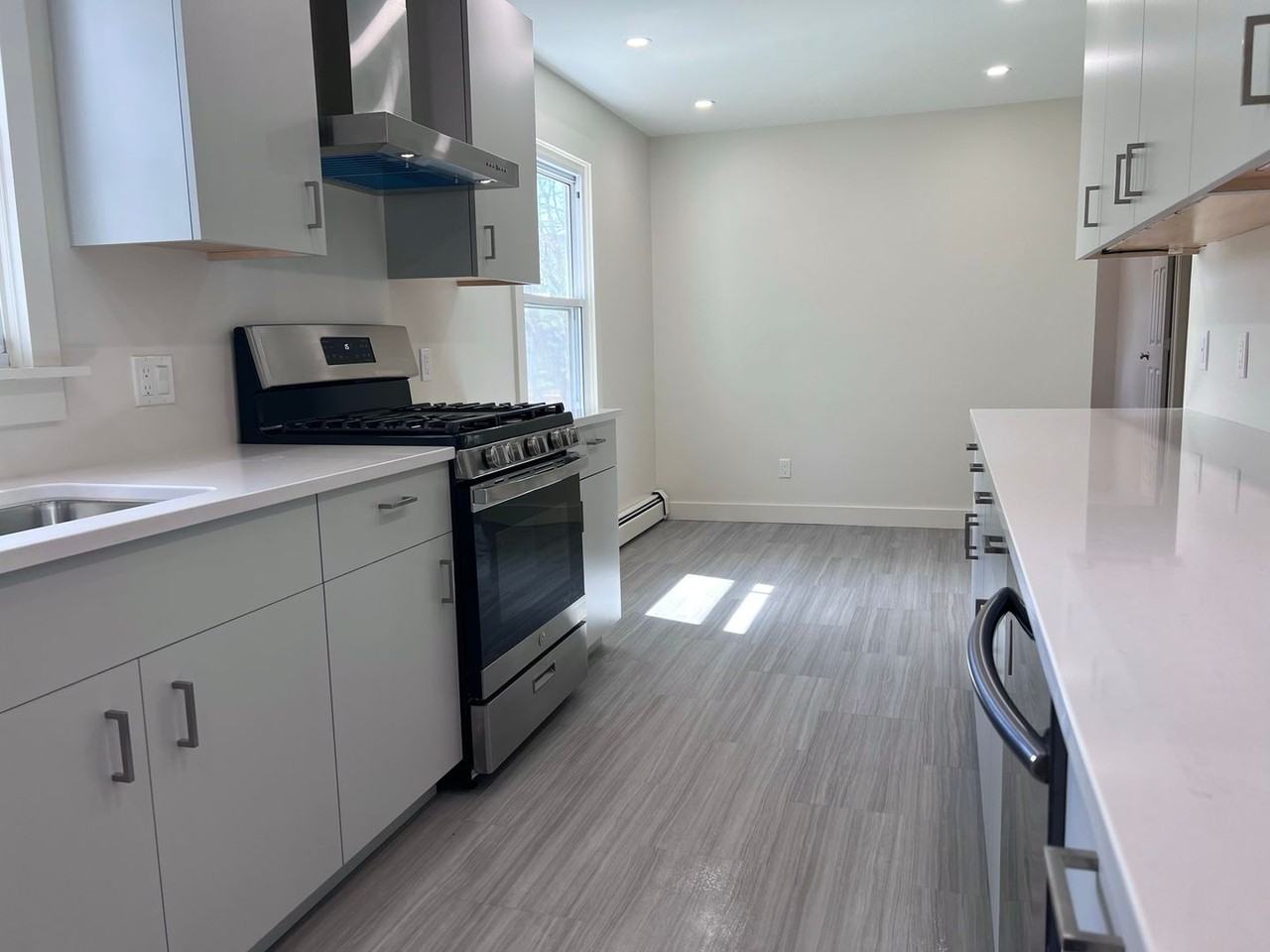 8 Melrose St - Photo 2 of 10