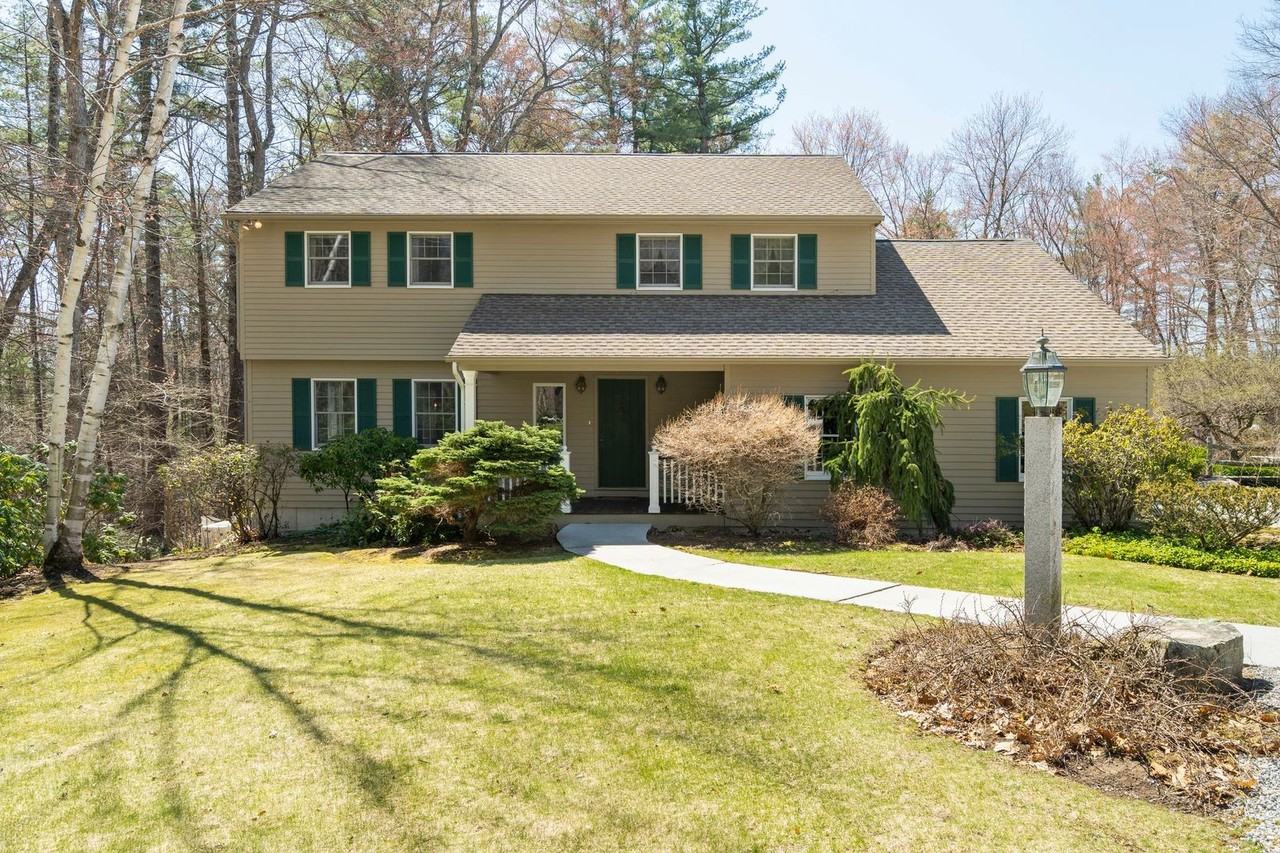 14 Woburn Abbey Dr - Photo 3 of 29