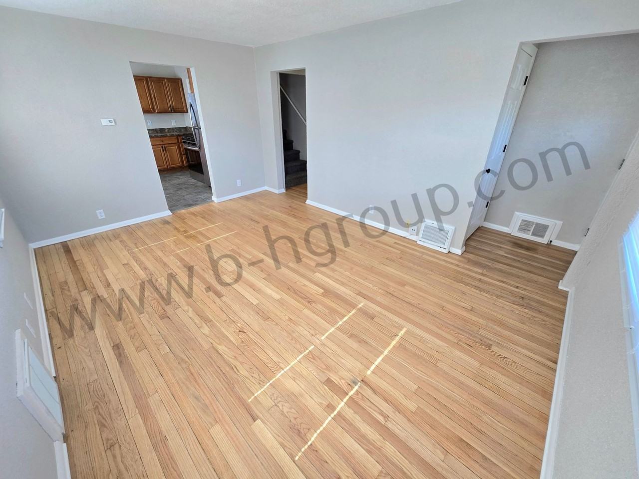 4106 29th Ave - Photo 2 of 26