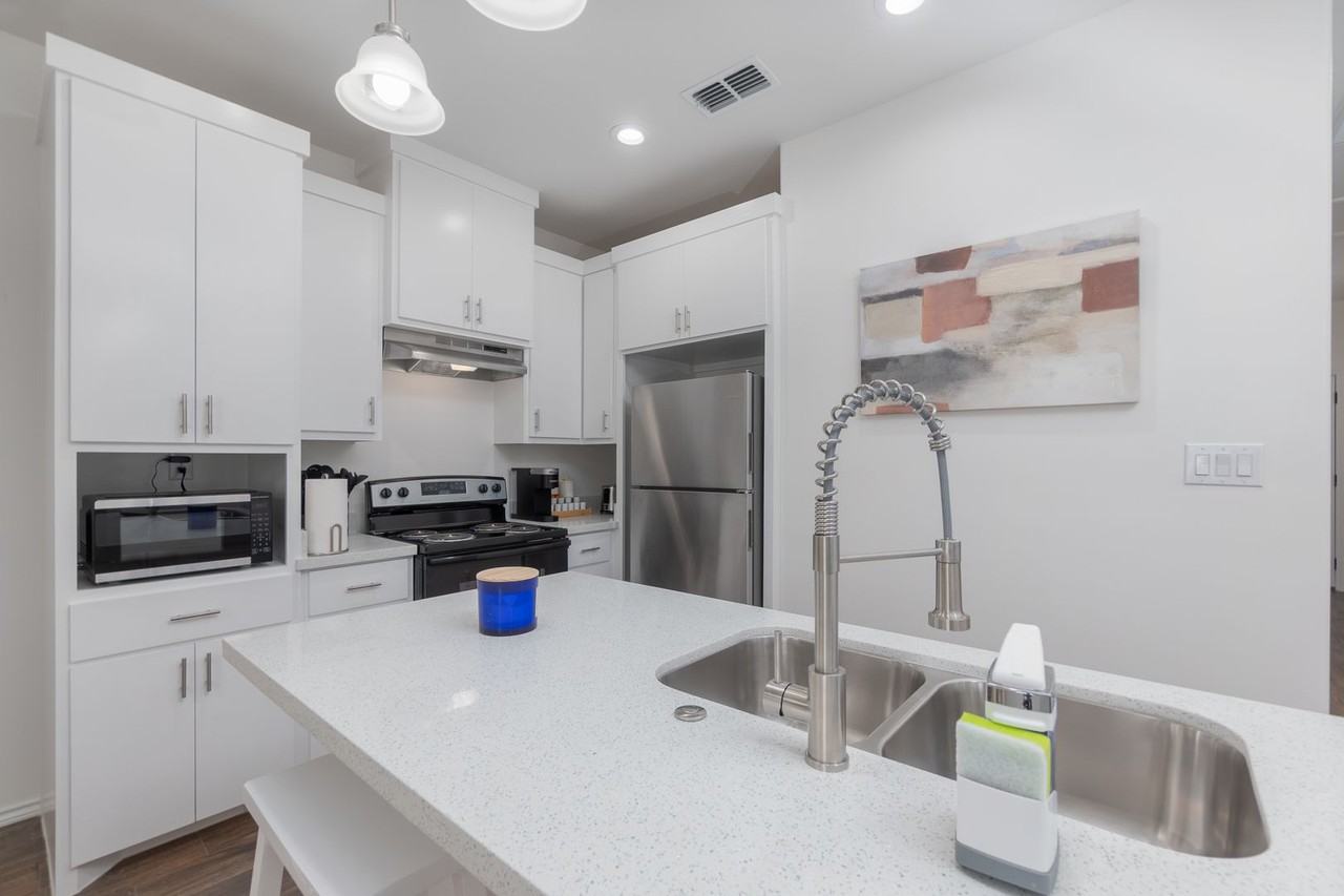 2228 Summit Rd. - Photo 3 of 16