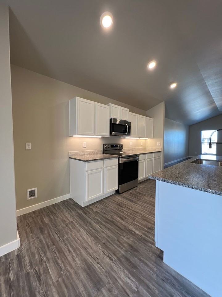 7108 E County Road 99 1/2 - Photo 4 of 17