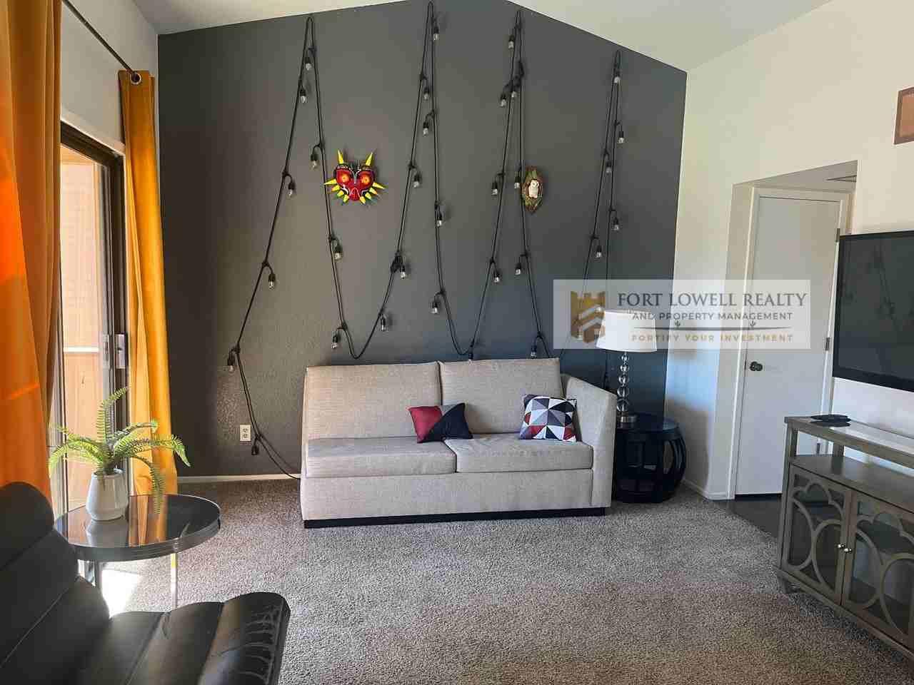 1698 W Wood Bridge Ct - Photo 2 of 8