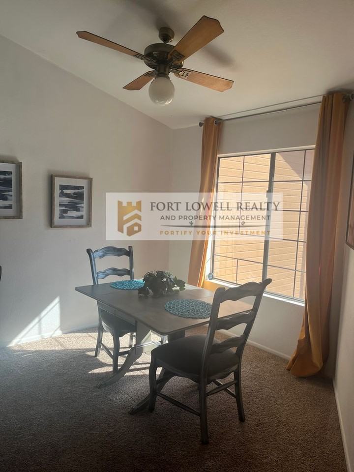 1698 W Wood Bridge Ct - Photo 3 of 8