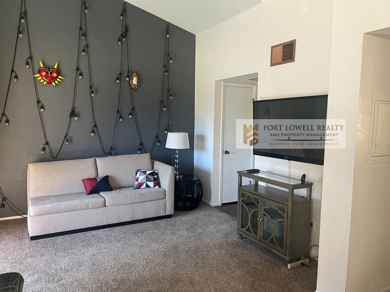 1698 W Wood Bridge Ct - Photo 4 of 8